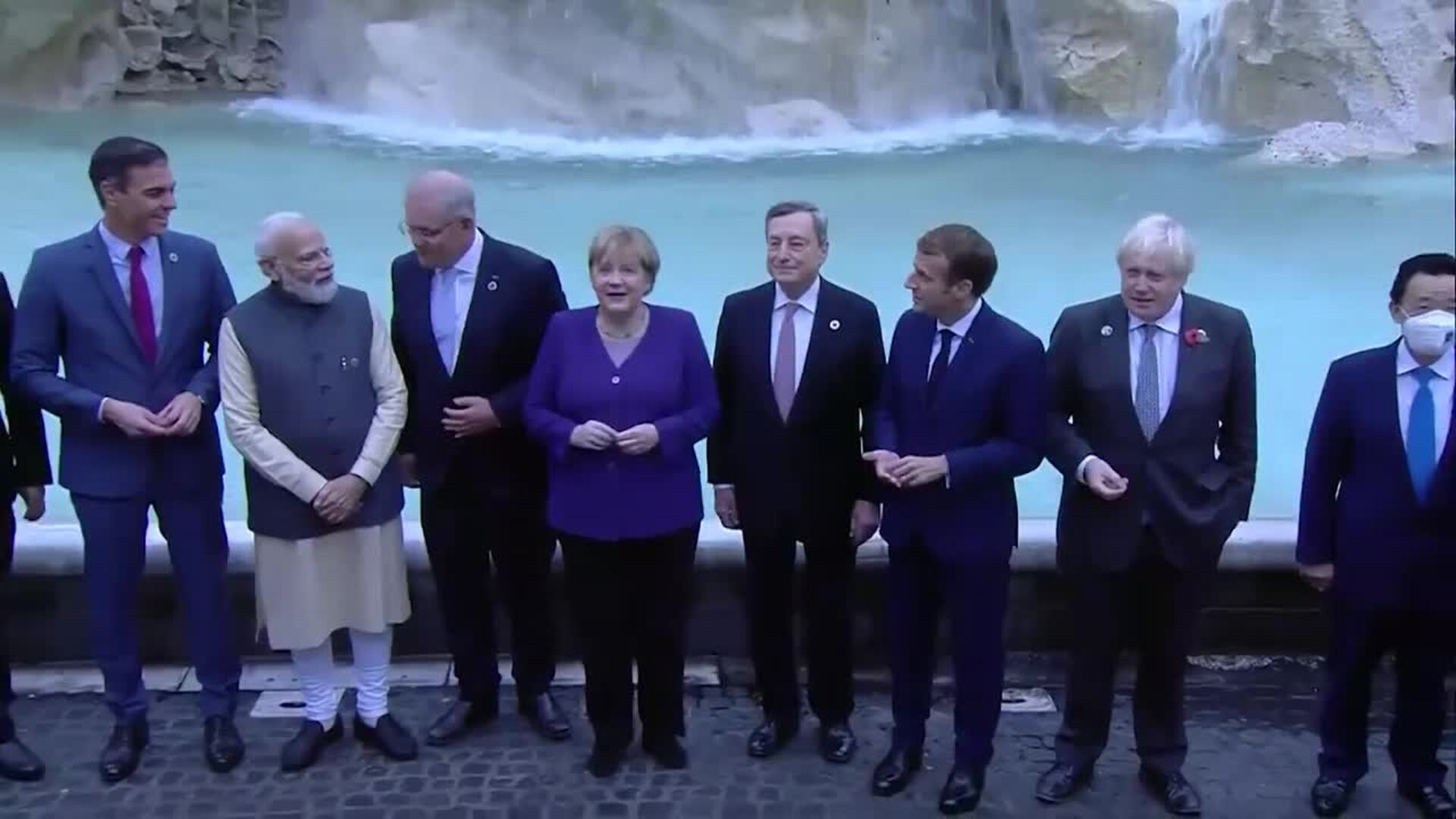 Los líderes del G20 arrancan el segundo día de cumbre en la Fontana de Trevi