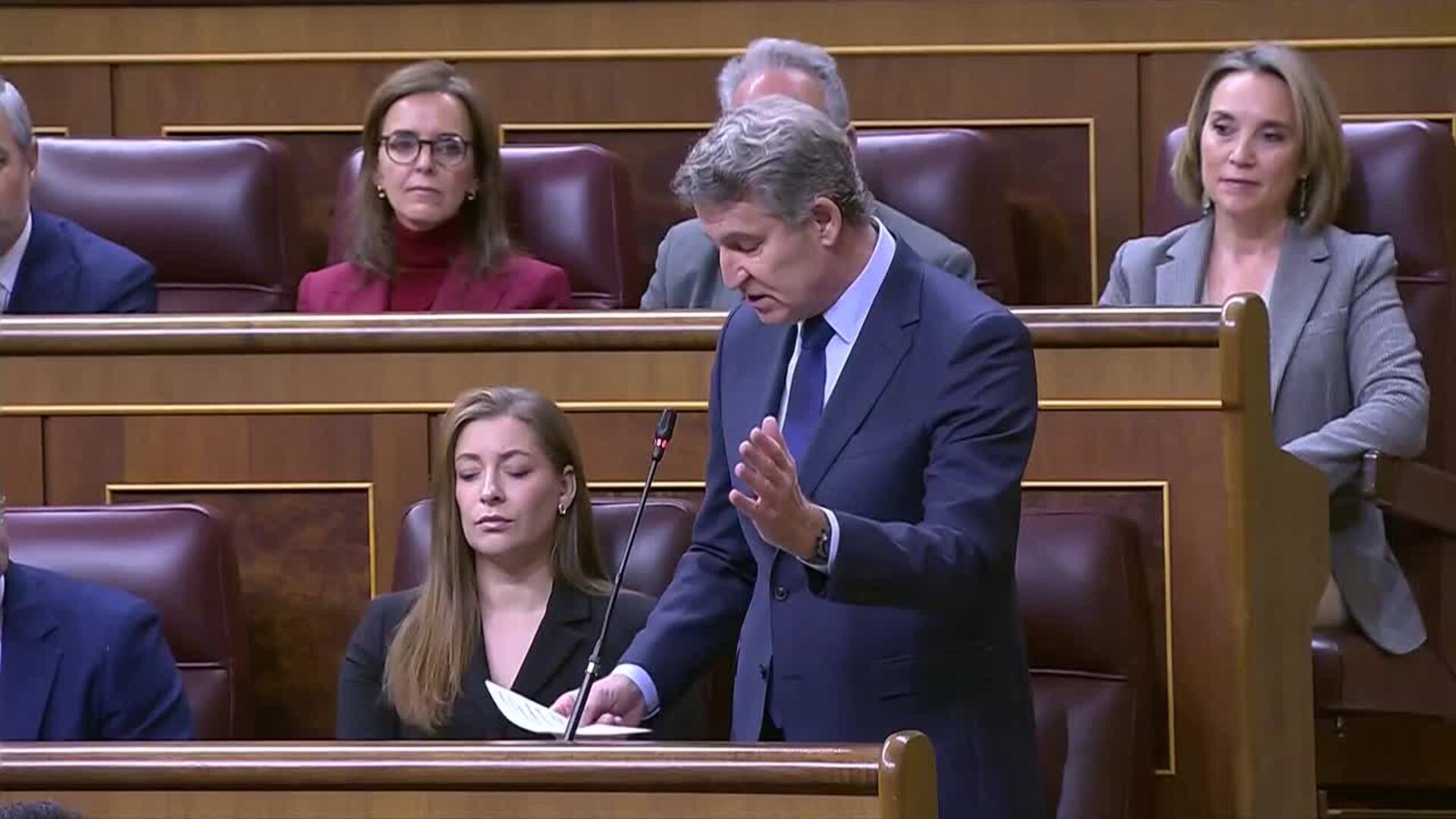 Feijóo ataca a Sánchez con 'caso Salazar' y el presidente presume de apoyar a las mujeres