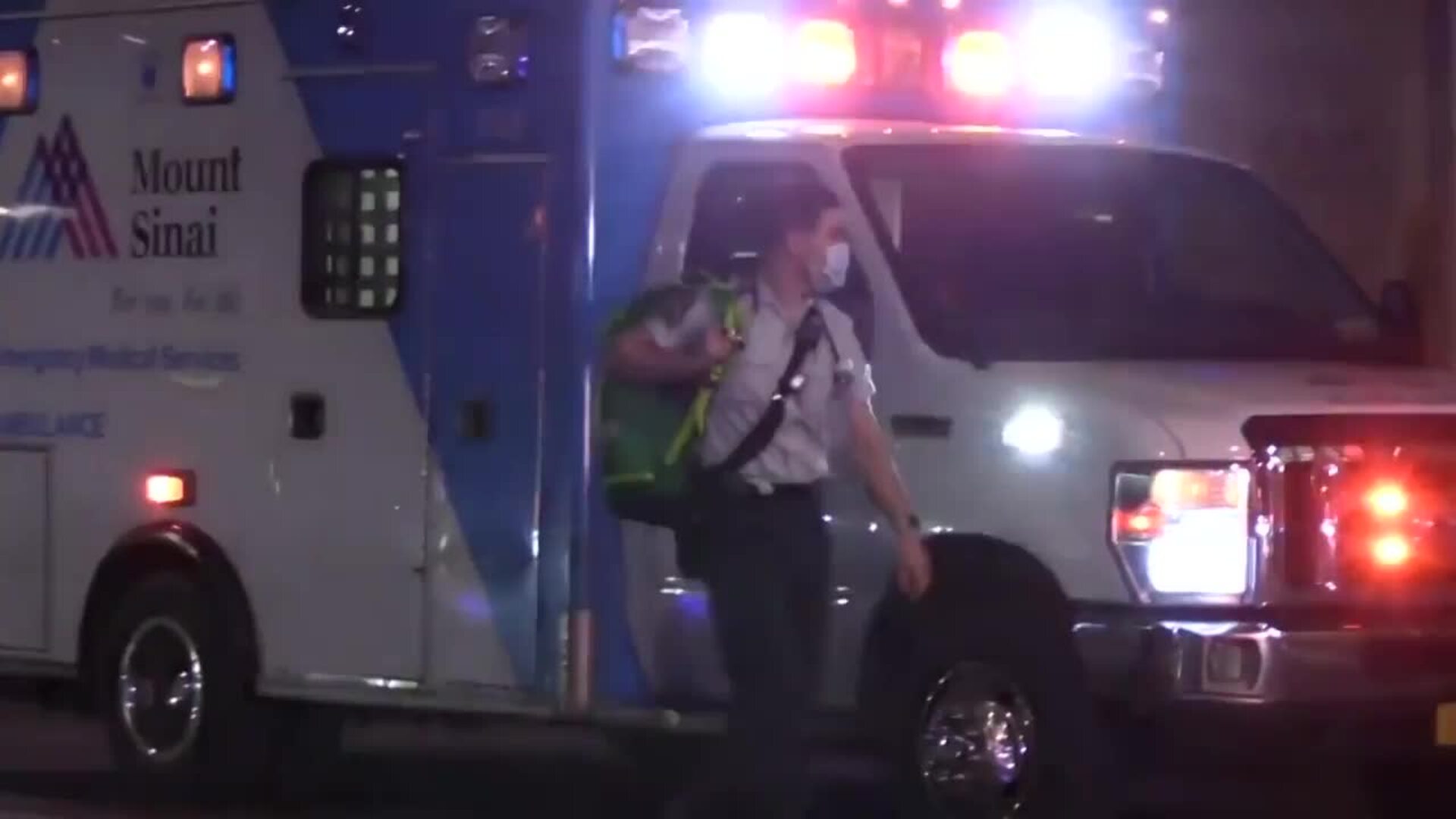 Manifestantes desafían los toques de queda y vuelven a protestar