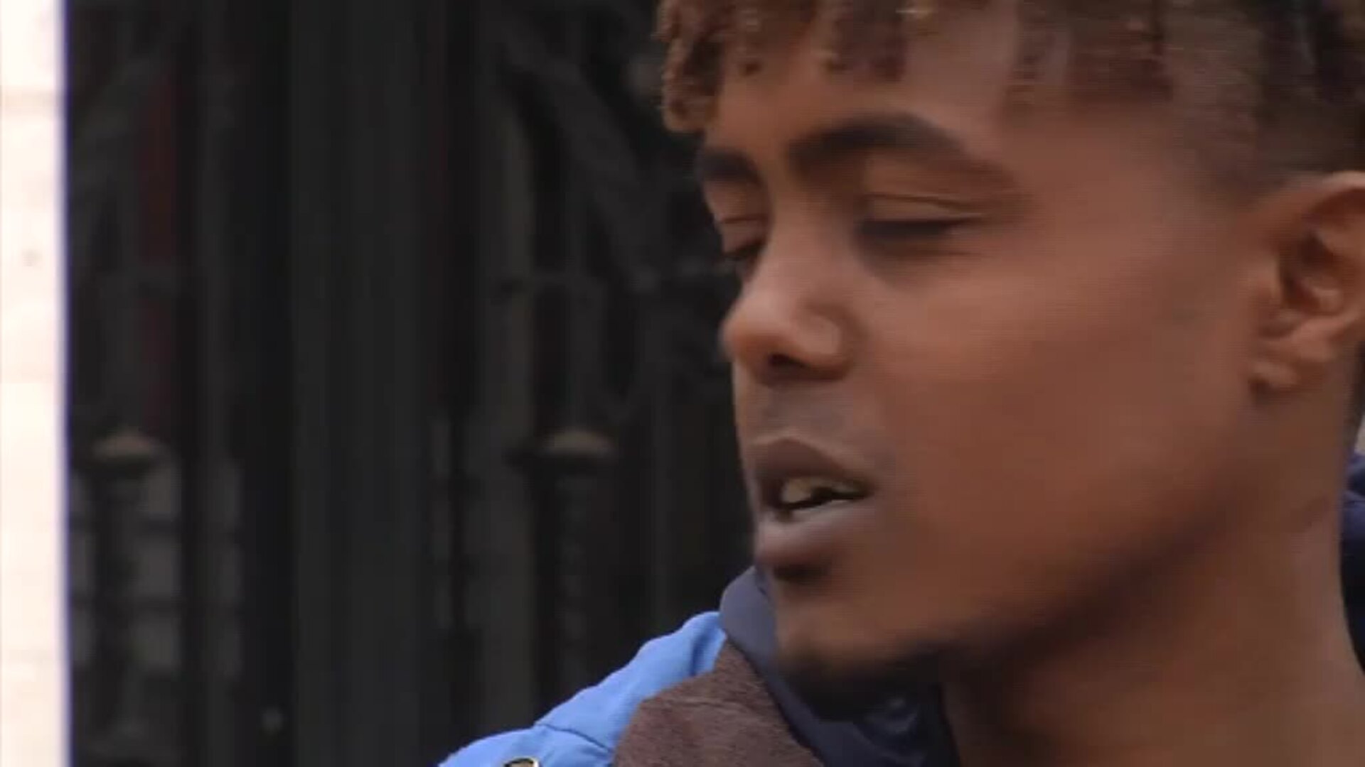 Homenaje a un joven migrante que se arrojó al río para auxiliar a un hombre a punto de ahogarse