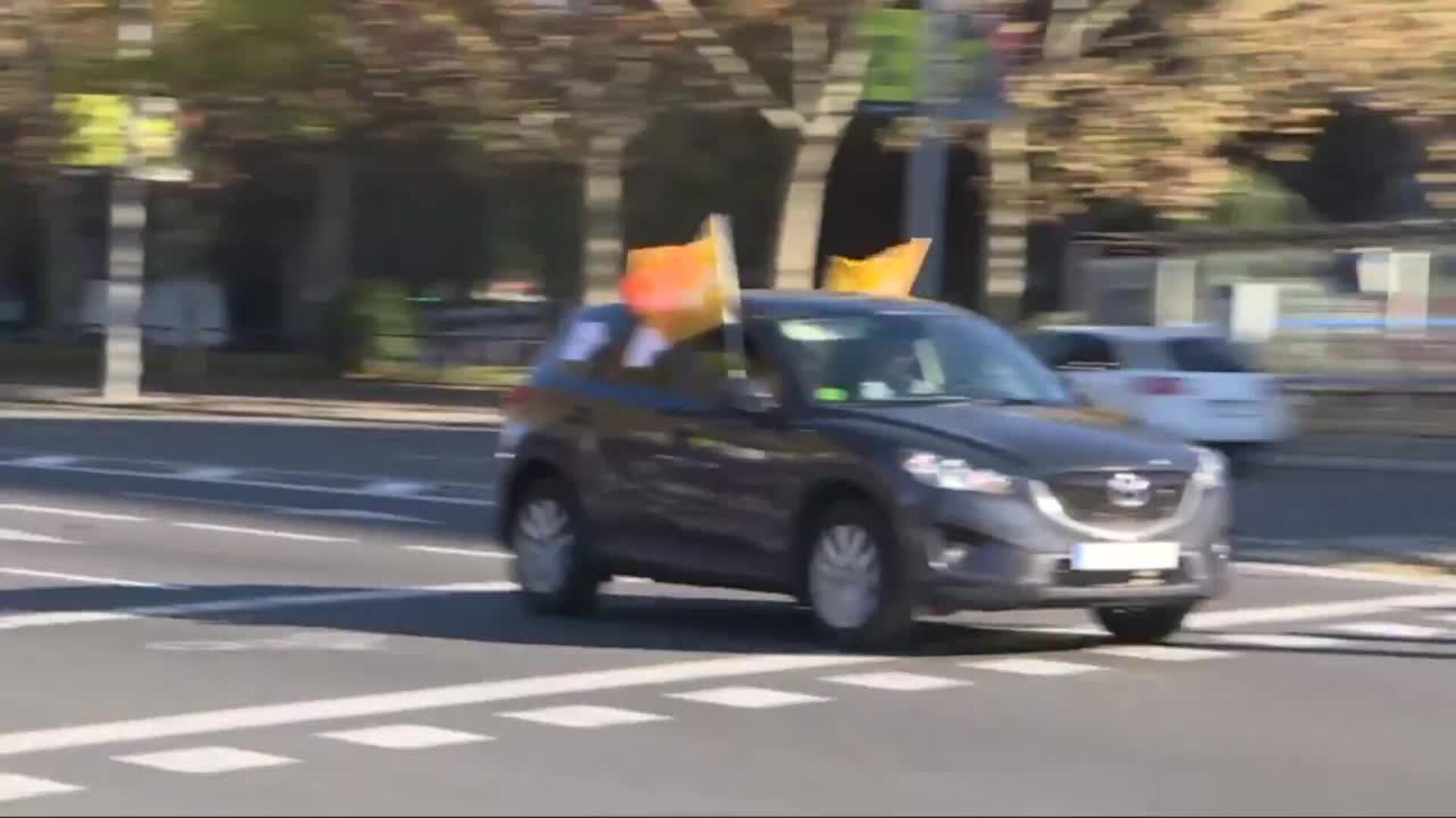 Cientos de coches llenan la Castellana de Madrid contra la &#039;Ley Celaá&#039;