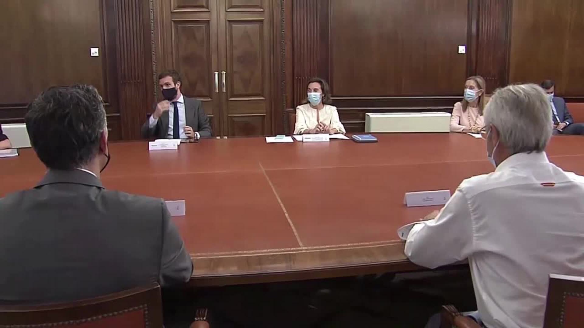 Casado pide el cese de Garzón y Lastra le contesta criticando la gestión de Madrid