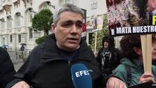 El partido animalista Pacma "aúlla" en defensa del lobo ibérico a las puertas del Congreso