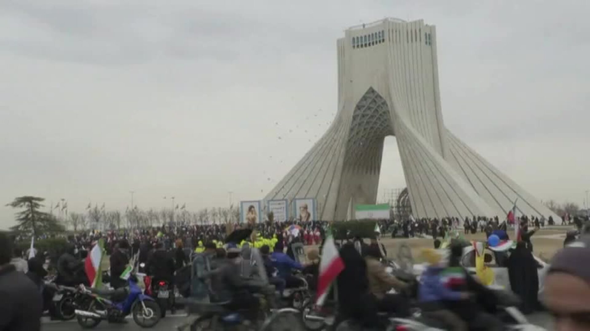 El pueblo iraní celebra con orgullo el 43 aniversario de la Revolución islámica de 1979