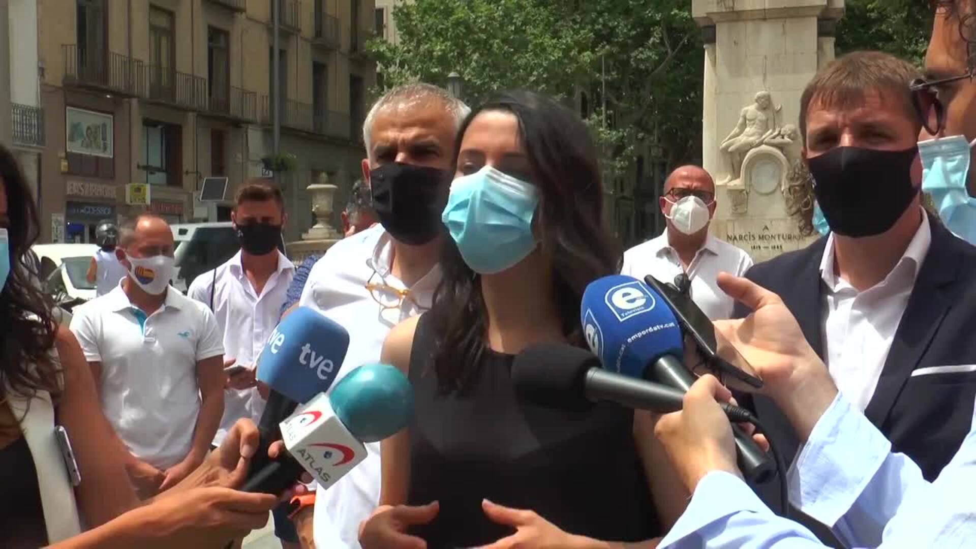 Arrimadas acusa a Sánchez de &quot;humillar a los constitucionalistas&quot;