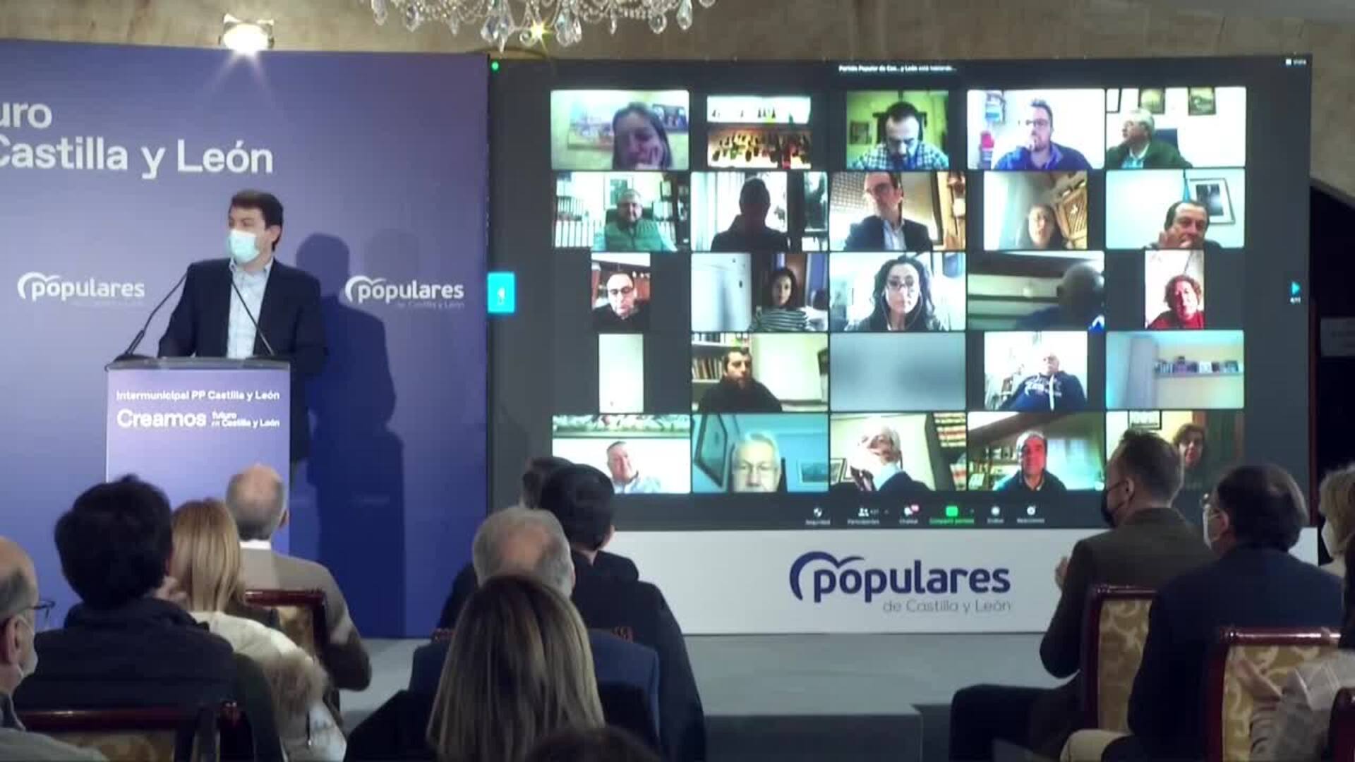 Mañueco promete una ley que garantice el mantenimiento de los consultorios médicos