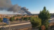 Controlado el incendio de la nave de frutas de Mercamadrid