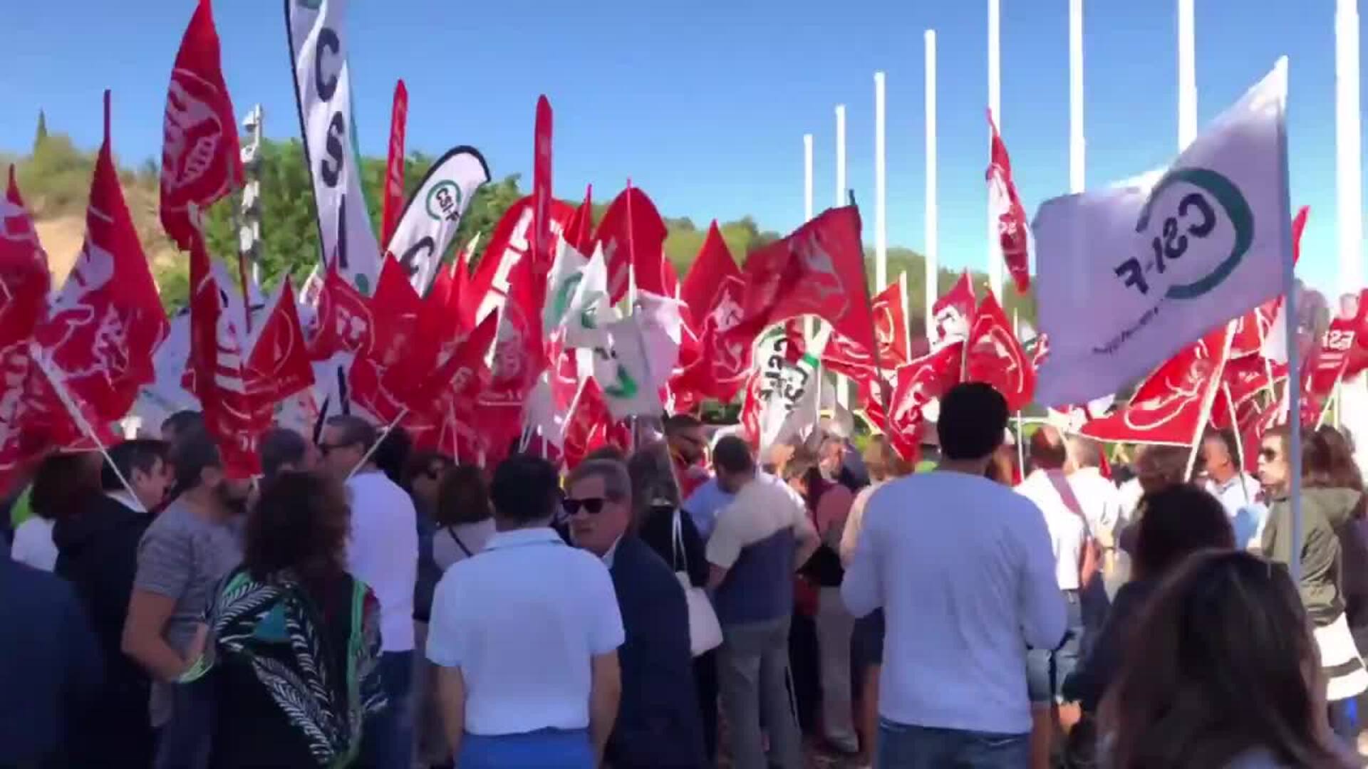 Sindicatos piden 35 horas este curso educativo en CyL