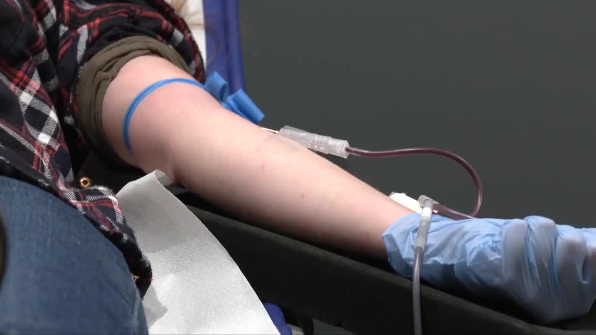 La Fundación Cajasol inicia la campaña de donación de sangre en Sevilla