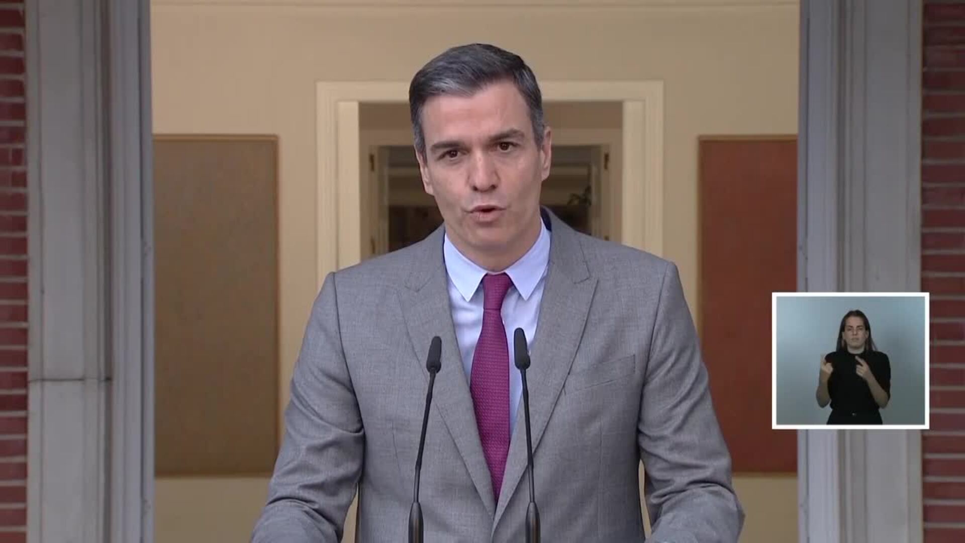 Sánchez dice que la democracia &quot;demuestra su grandeza&quot; con los indultos