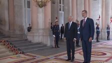 El Rey y Biden coinciden en el Palacio Real: «Debemos permanecer unidos, debemos vencer»