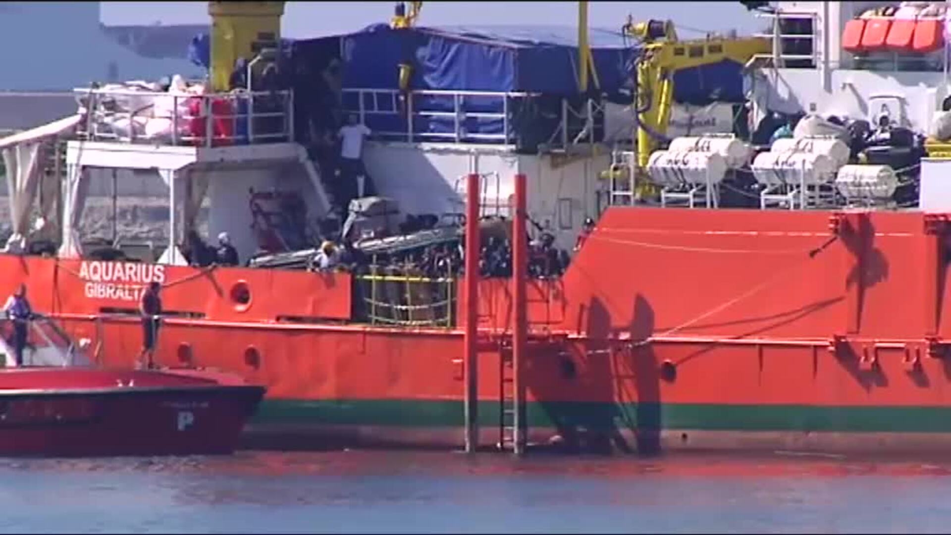 El Open Arms aguarda puerto seguro