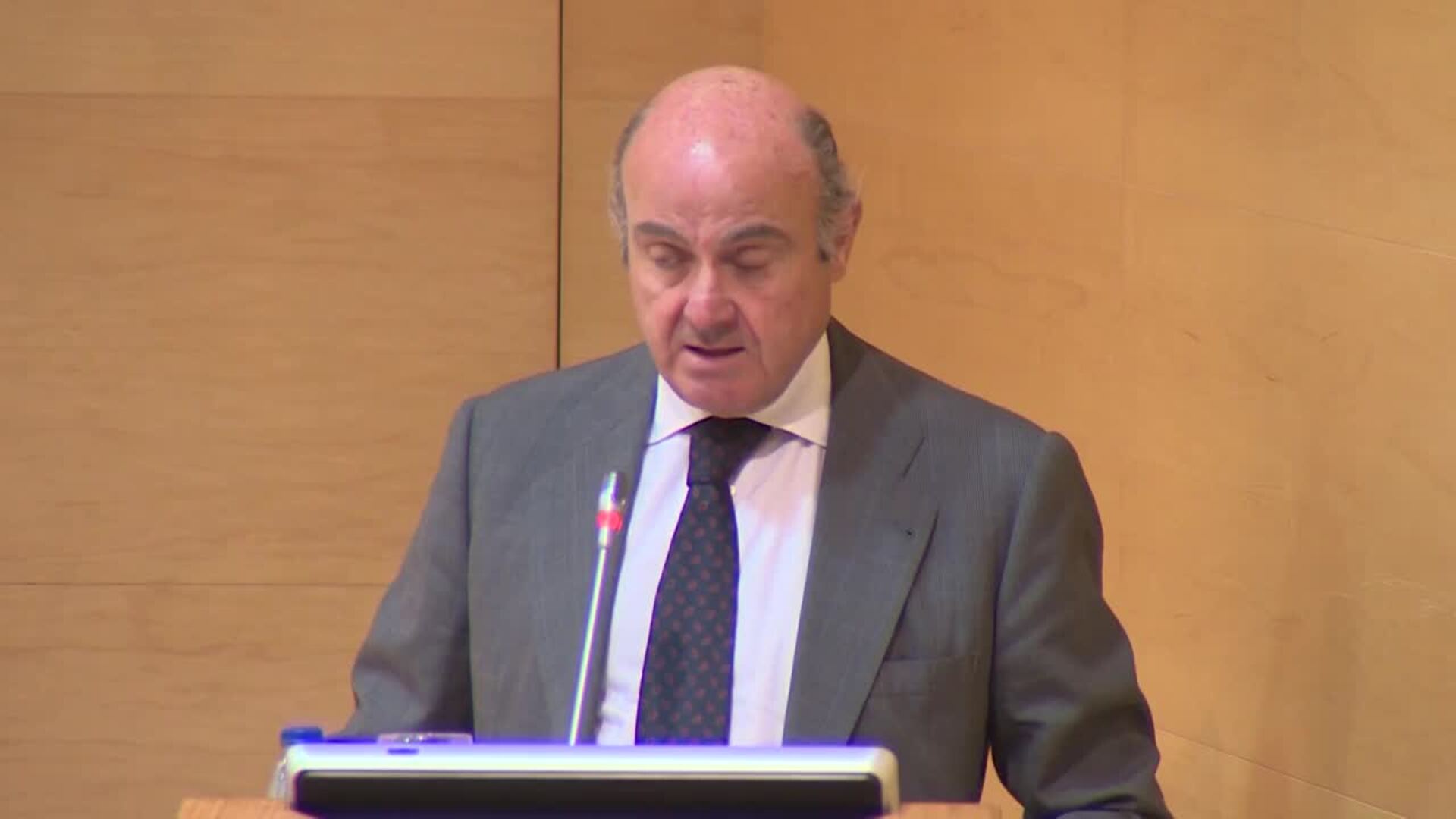 De Guindos (BCE) defiende la resolución de Popular