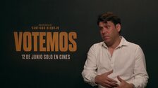 Vecinos y salud mental, un cóctel explosivo en 'Votemos', una comedia con Clara Lago