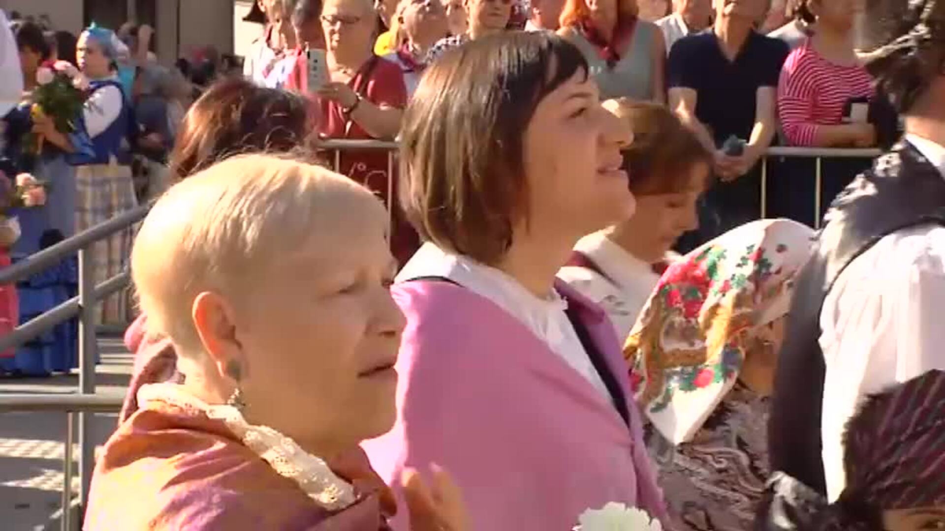 Ofrenda de flores a la Virgen del Pilar