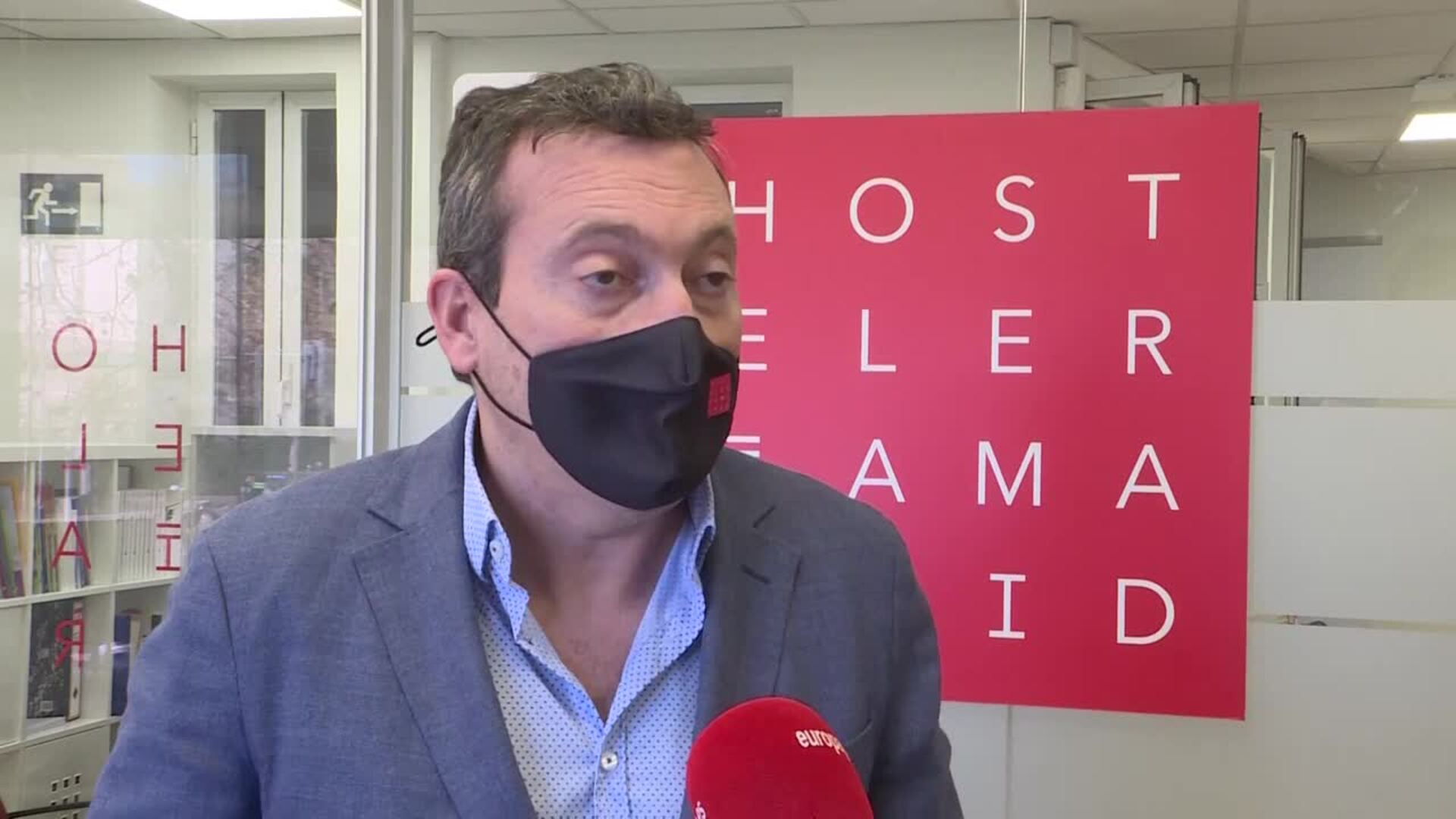 Hosteleros madrileños ven prematura la retirada de terrazas Covid