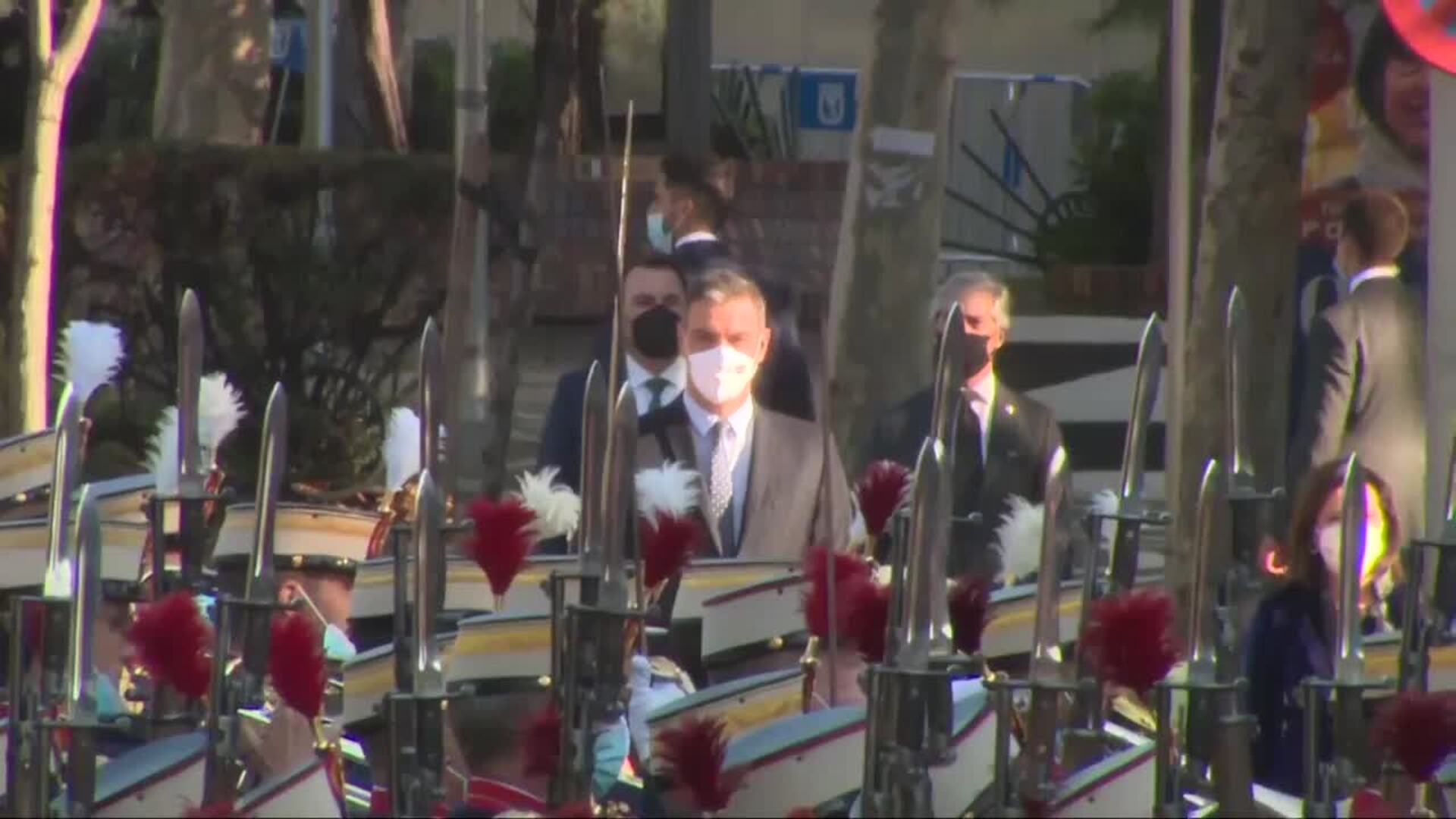 Abucheos a Sánchez al inicio del desfile del 12-O