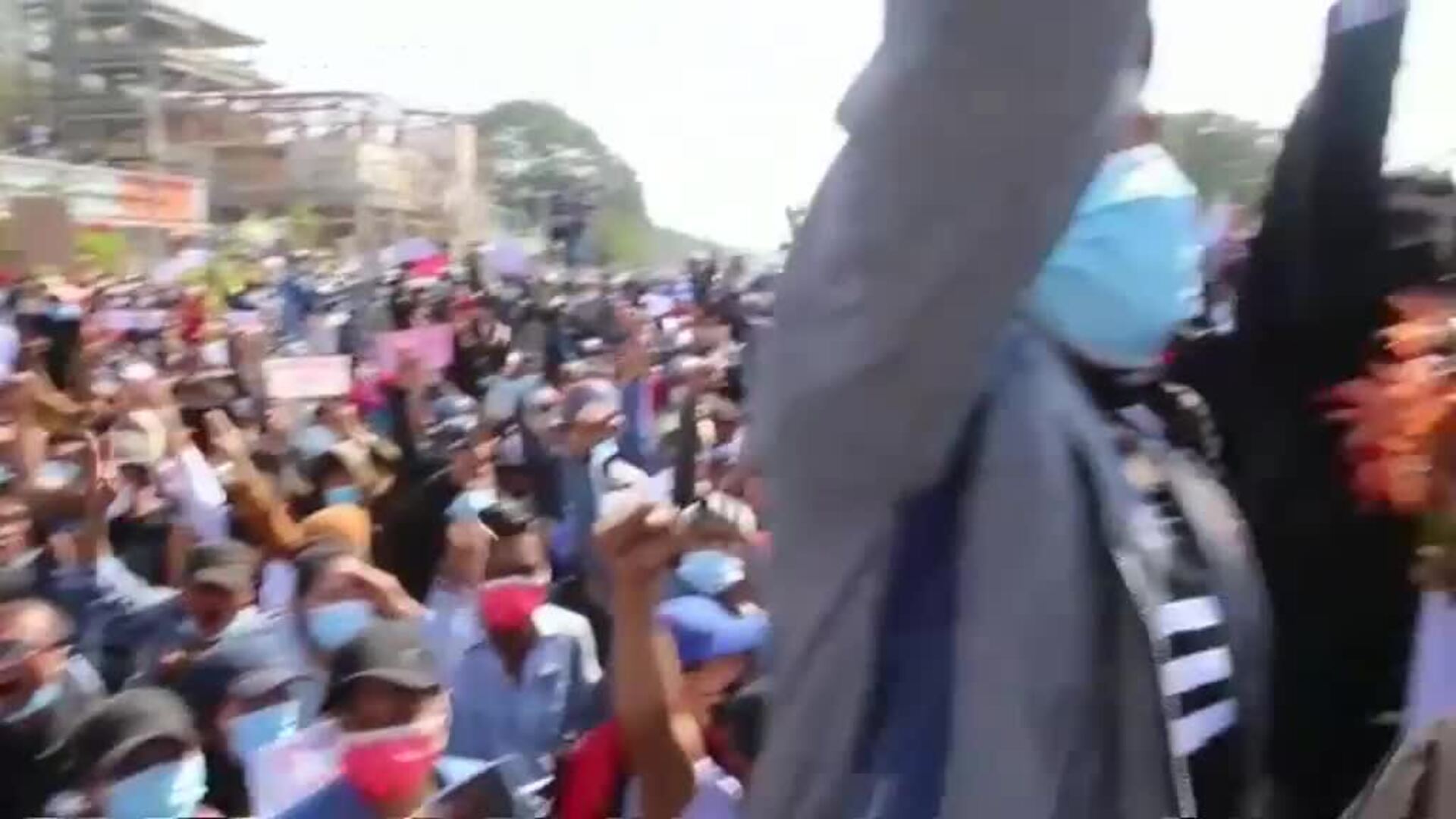 Protestas masivas en Birmania contra el golpe militar