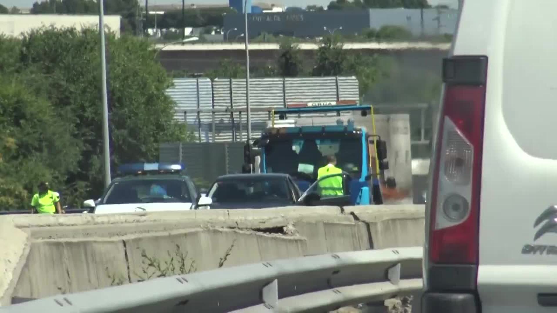 Arde un camión a la altura del tanatorio de la M-40