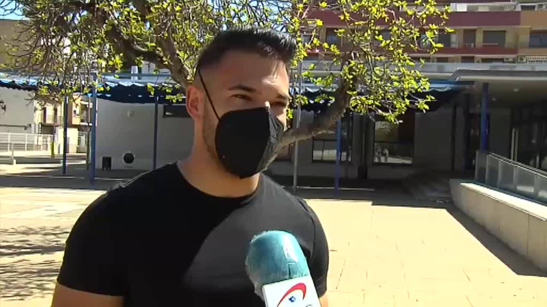 Dudas y aplausos en las calles ante la vuelta de AstraZeneca