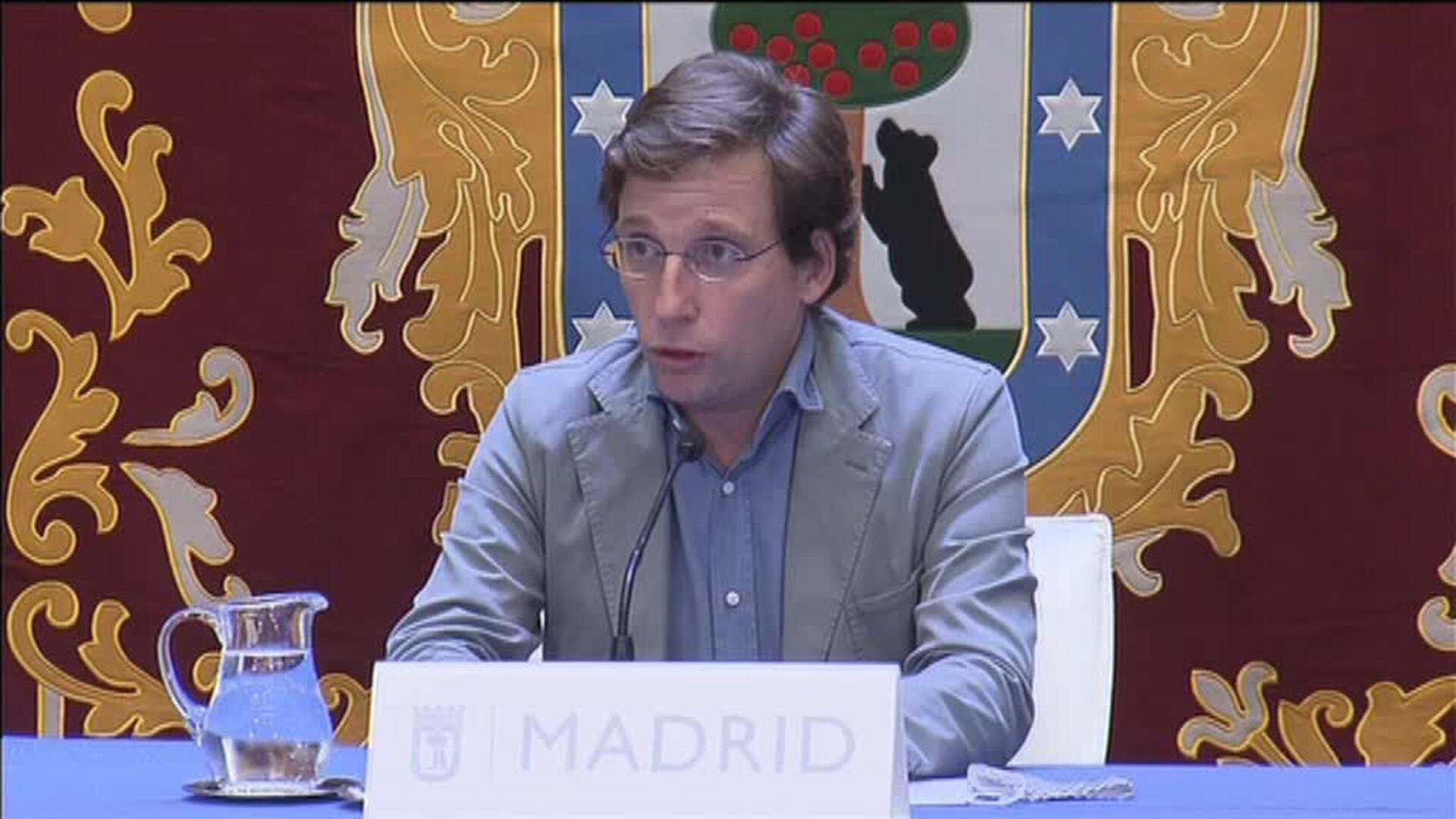El alcalde de la capital pide al resto de los madrileños que tomen conciencia aunque sus zonas no sufran restricciones