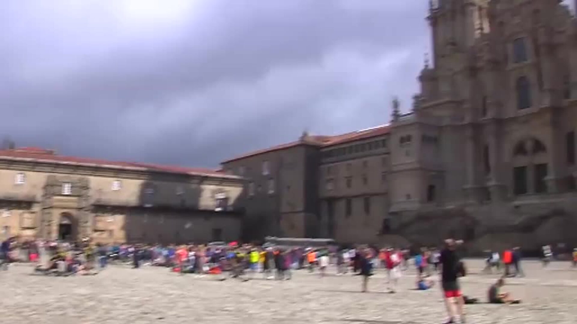 Misa sin coronavirus y apóstol Santiago sin abrazo