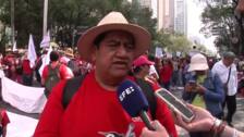 Maestros mexicanos exigen “voluntad” a López Obrador para lograr mejoras laborales