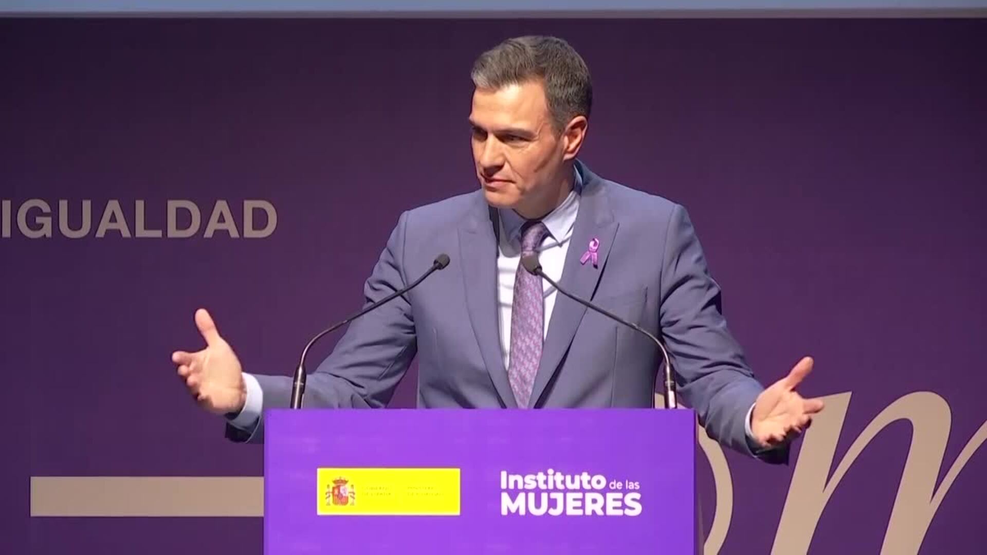 Sánchez defiende el feminismo para tener &quot;mejores&quot; democracias