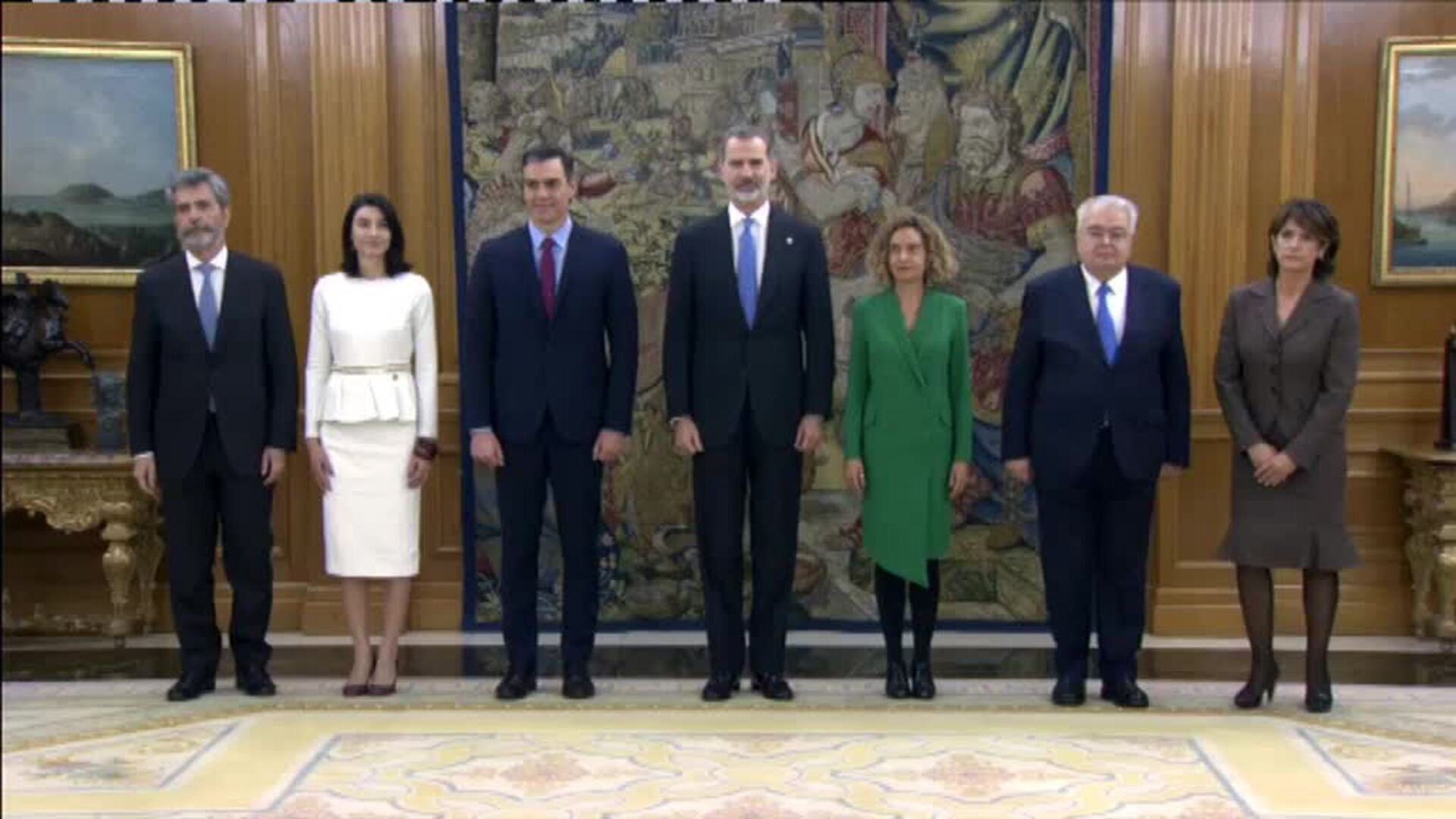 Pedro Sánchez bromea con el Rey sobre lo rápida que ha sido la ceremonia con el tiempo que le ha costado llegar hasta ella