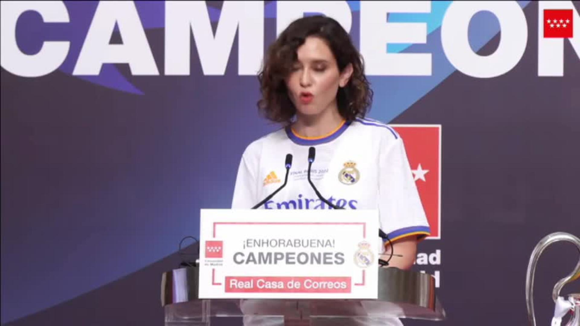 Ayuso agradece a &quot;San Courtois&quot; por esos &quot;&#039;gadgetobrazos&#039; que nos han salvado&quot;