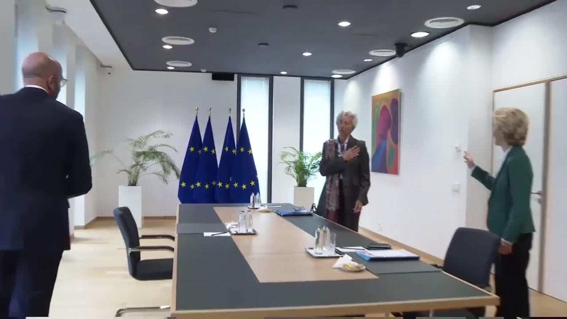 Von der Leyen, Michel y Lagarde se reúnen para gestionar la crisis del coronavirus