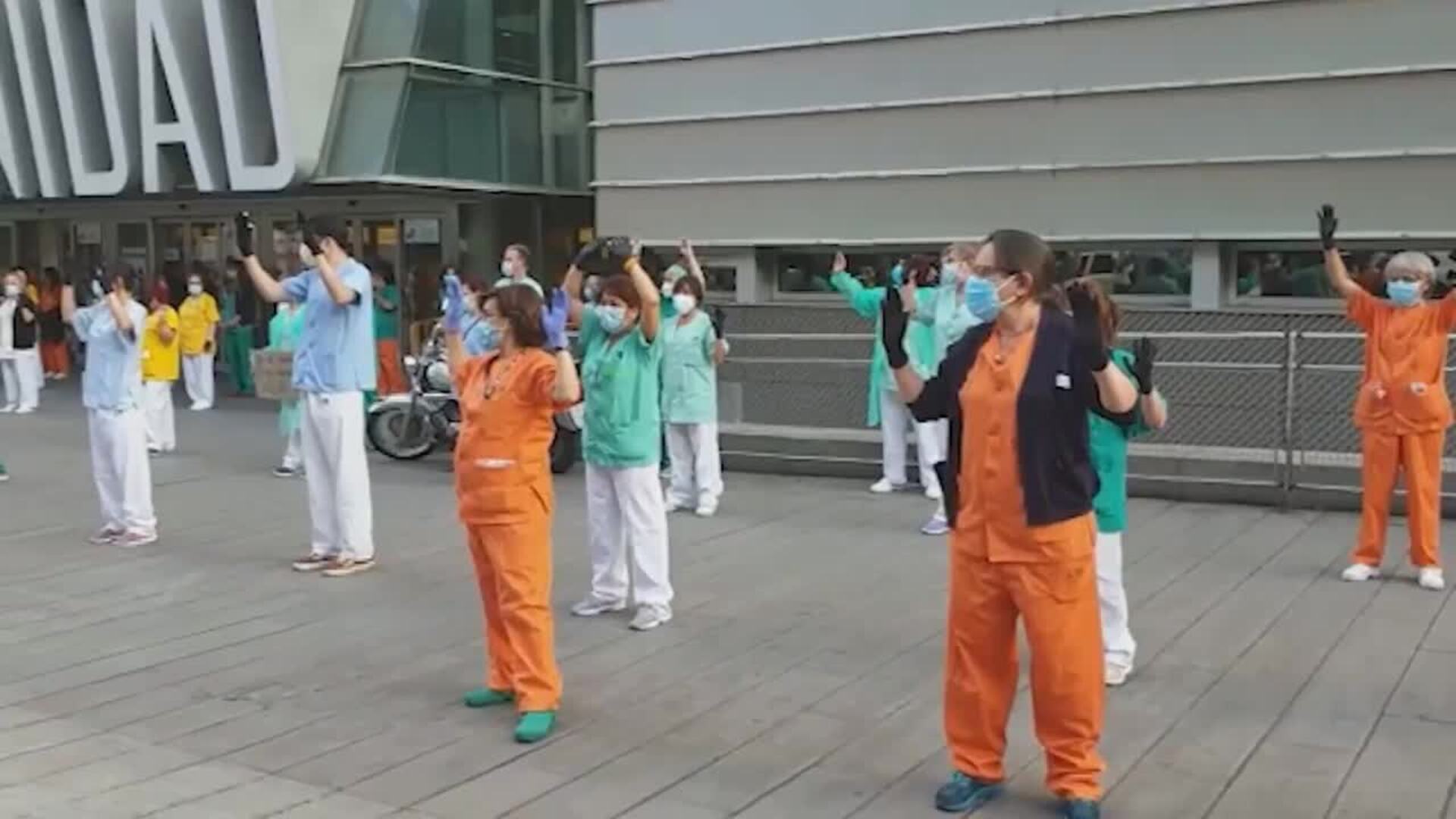 Sanitarios del Hospital Gregorio Marañón reivindican la Sanidad pública