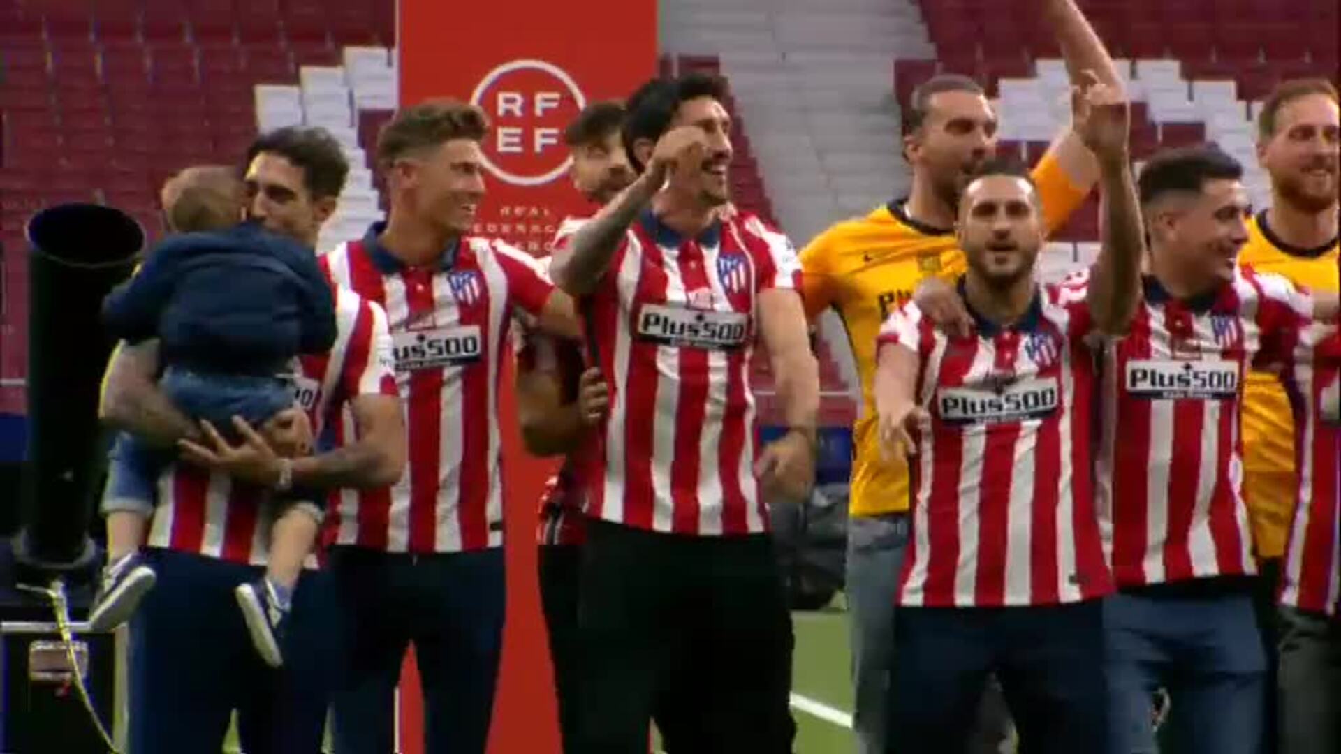 Cerezo, Ayuso, Almeida y Rodríguez Uribes arrropan al Atlético de Madrid en el Wanda