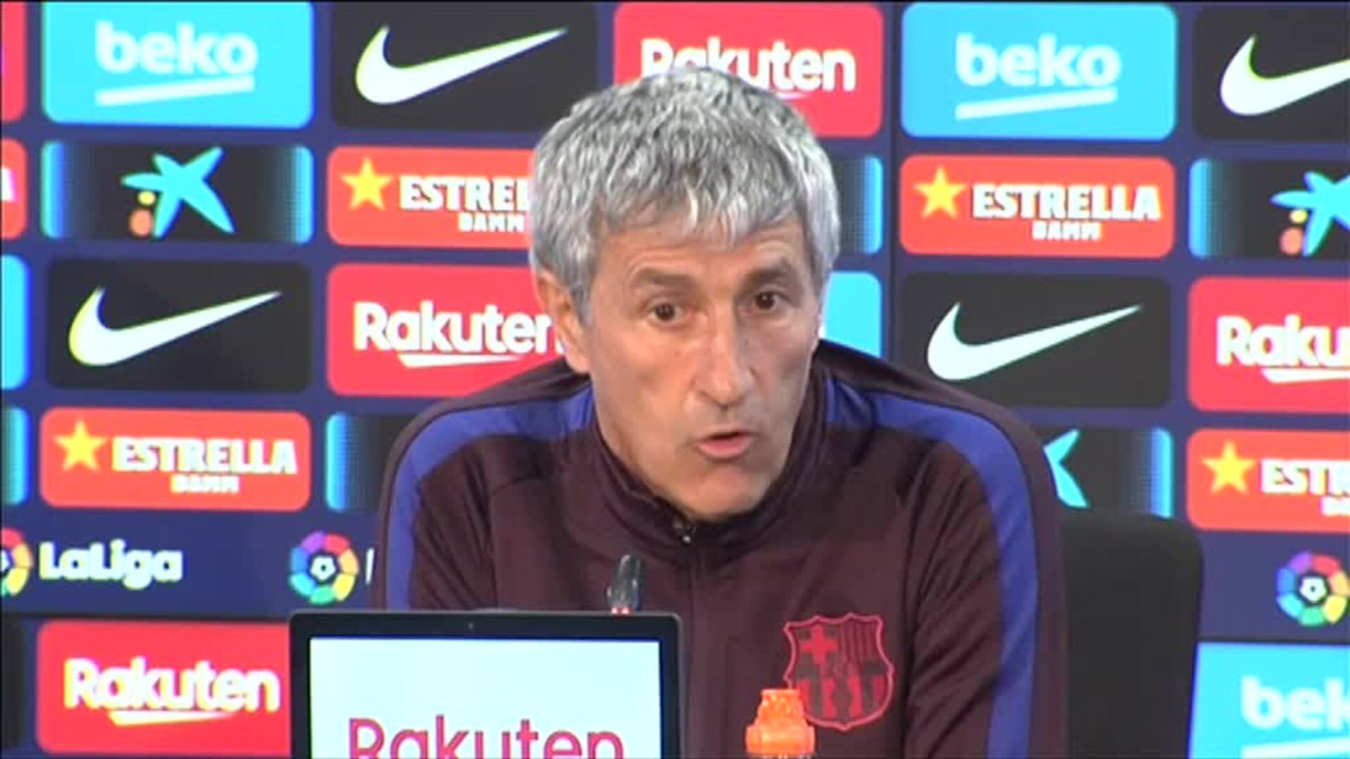 Setién: &quot;Tener a 20 jugadores motivados es mejor que tener 25 y a cinco que no juegan&quot;