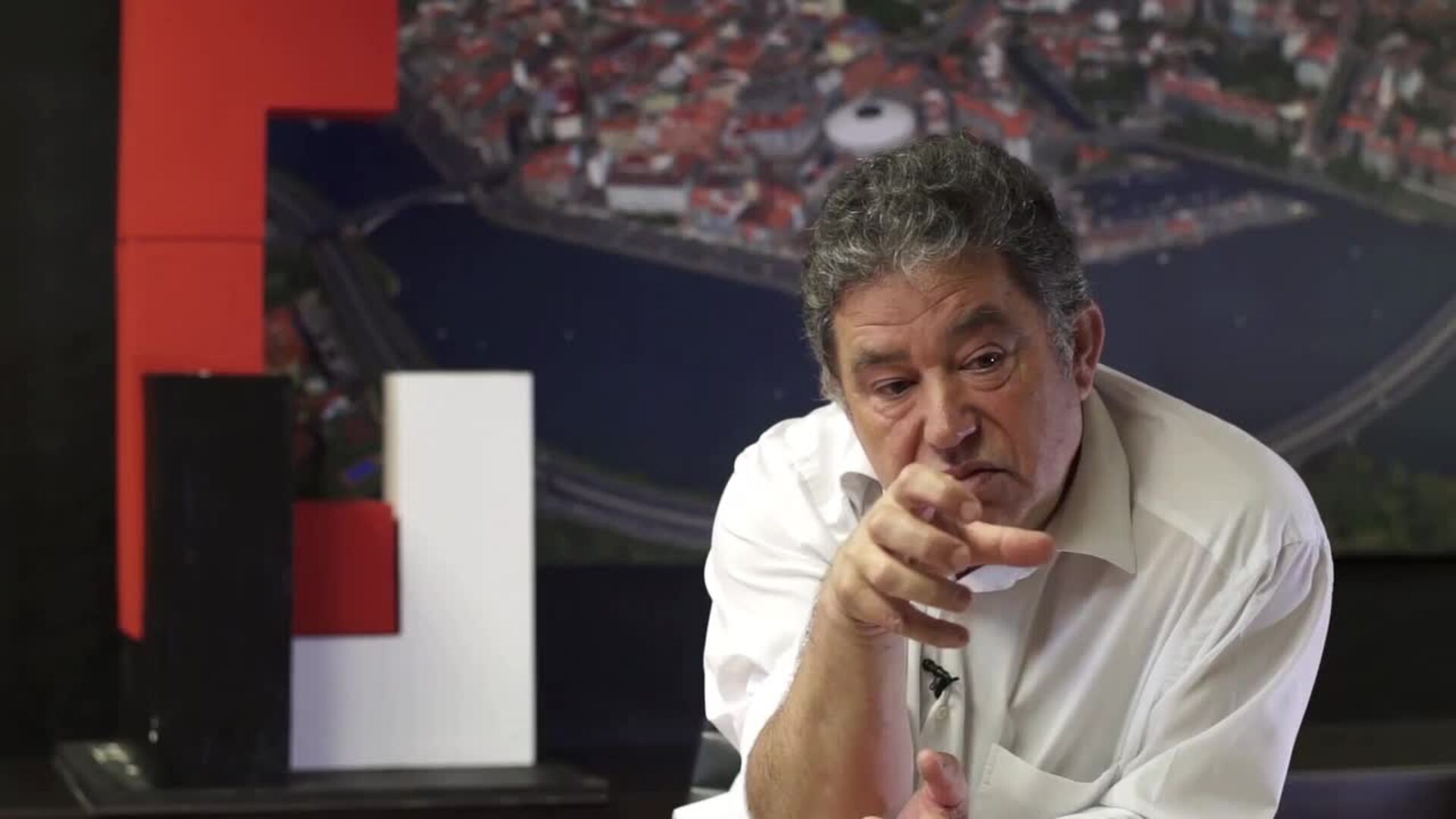 Lores ve &quot;un cambio sustancial&quot; en la concesión de Ence en la ría