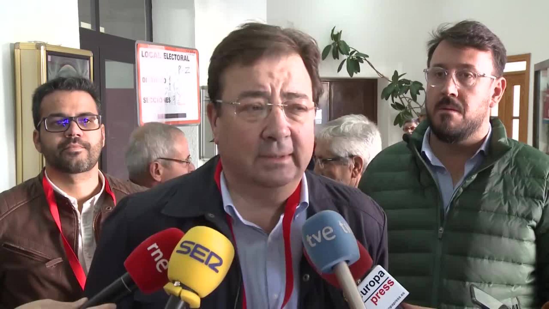 Presidente autonómicos votan y llaman a la participación el 10N