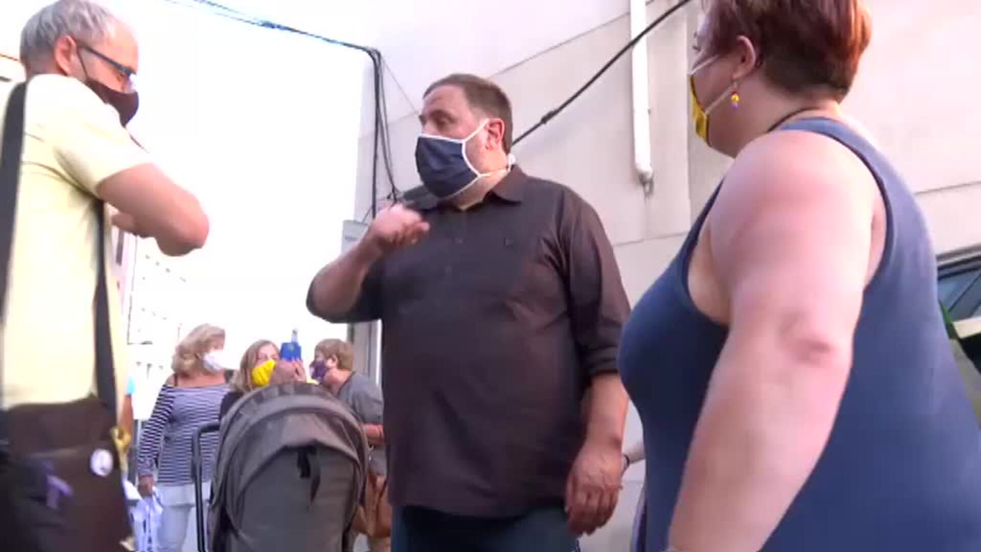 Oriol Junqueras, recibido con muestras de cariño por los vecinos de su pueblo