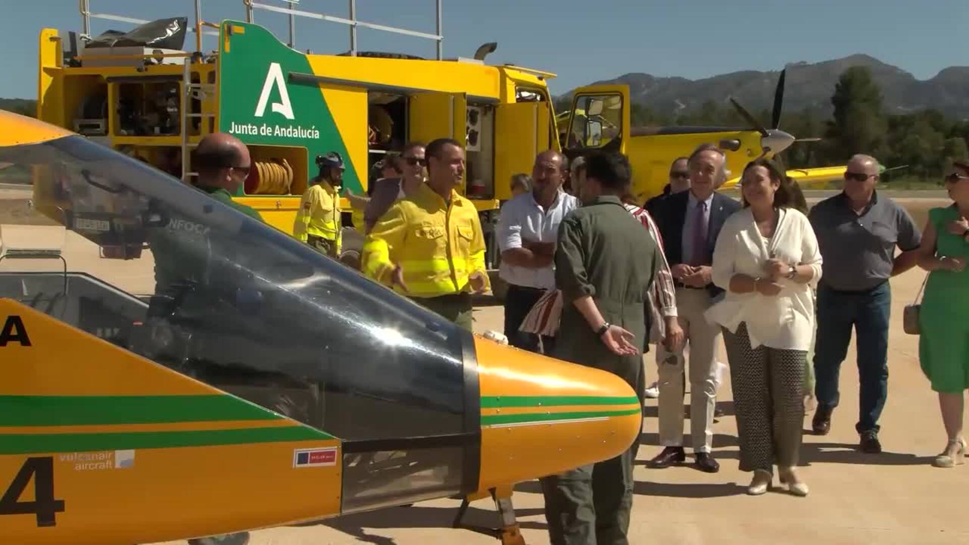 Crespo resalta &quot;la encomiable labor&quot; del Infoca en la lucha contra el fuego