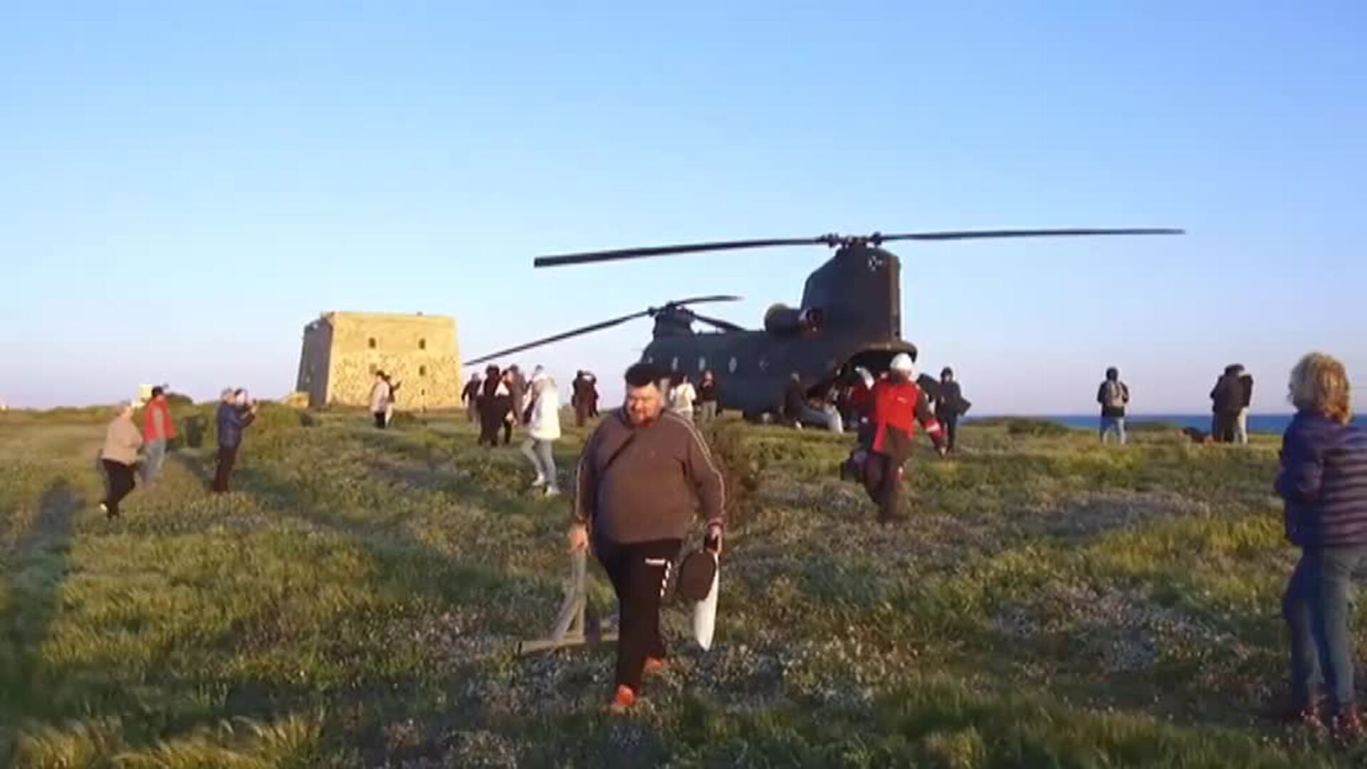 La isla de Tabarca recupera el suministro eléctrico interrumpido por el temporal