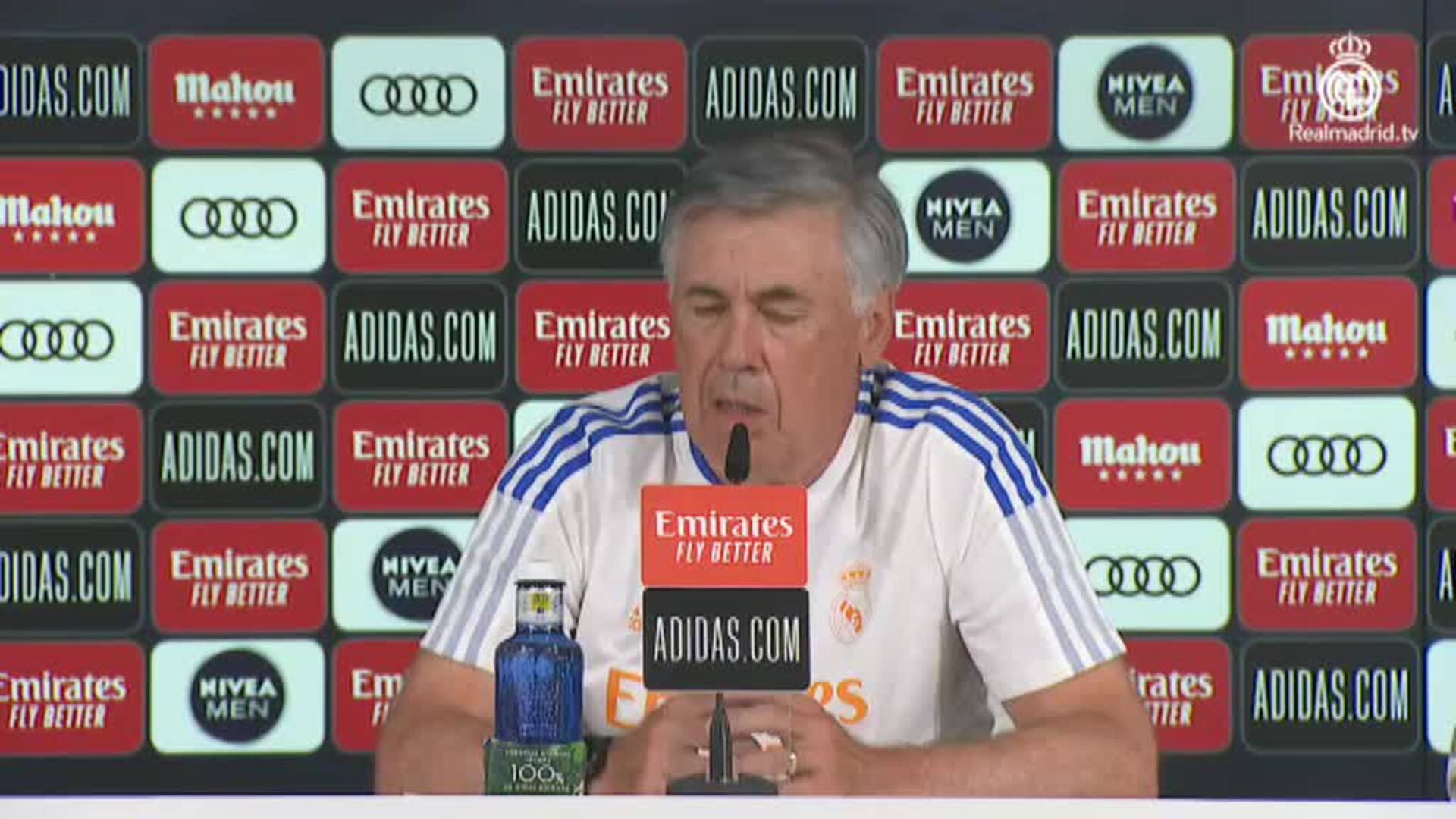 Ancelotti: &quot;Tenía que inscribir sólo a dos jugadores y he elegido a Bale y a Jovic&quot;