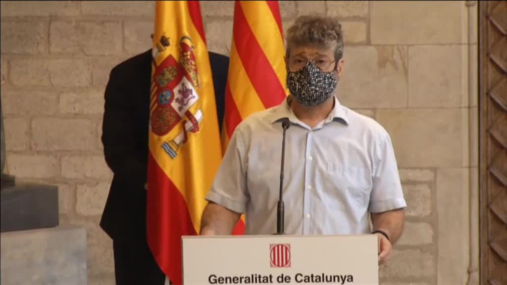 &#039;Guerra de banderas&#039; en las ruedas de prensa de la mesa de diálogo