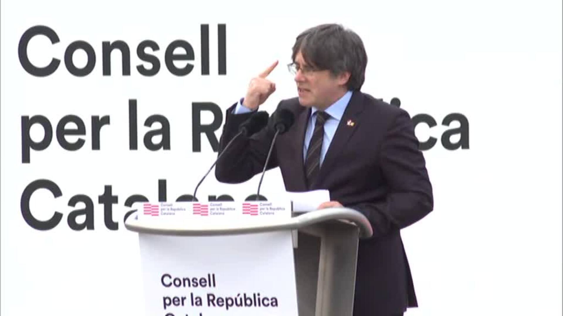 Puigdemont: &quot;No nos pararemos ni nos pararán&quot;