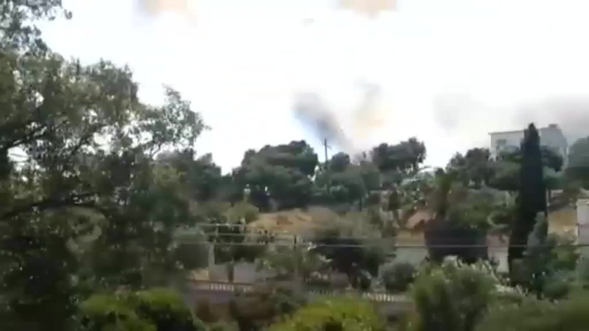 Desalojadas varias urbanizaciones en el Cabo de Creus por un incendio forestal