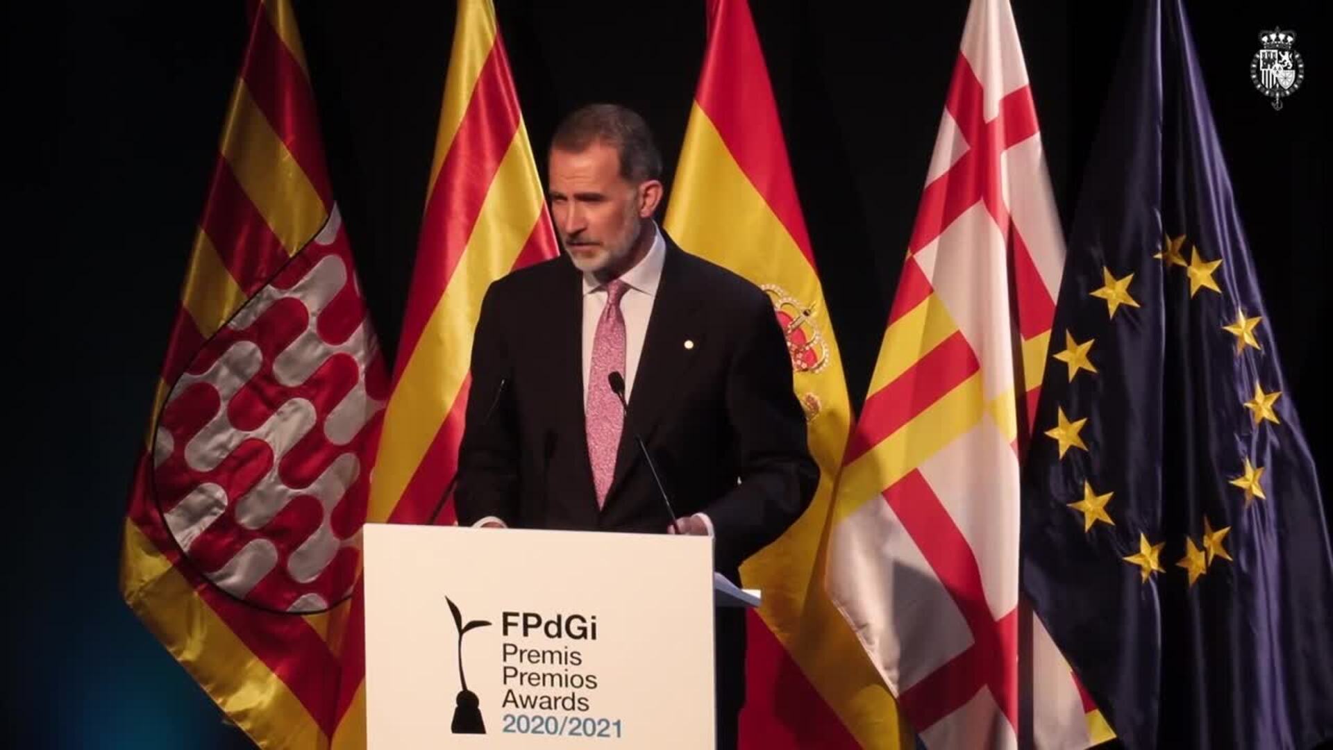 Rey aboga por trabajar &quot;estrechamente unidos&quot; para superar impacto de la pandemia