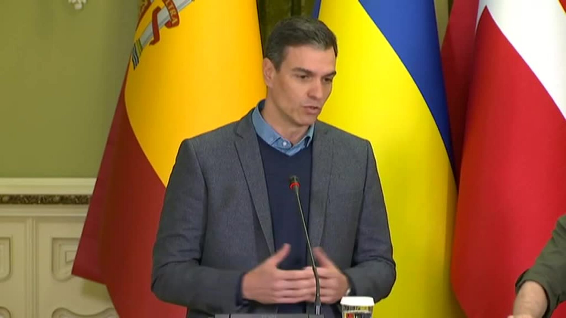 Sánchez visita Borodianka, especialmente castigada por el ejército ruso