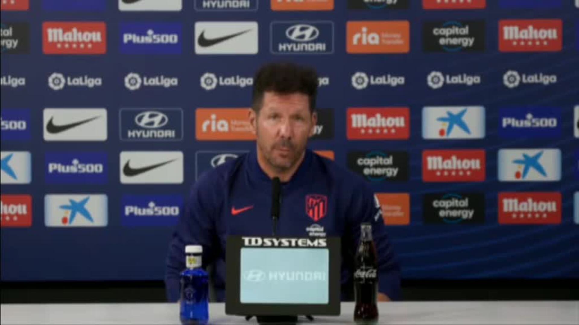 Simeone: &quot;La gente exigirá a Griezmann como nos exige a nosotros&quot;