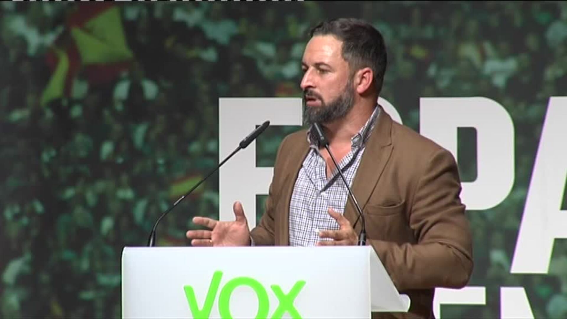 Abascal: &quot;Sánchez es un cobarde con los vivos, sólo es un valiente con los muertos&quot;