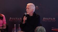 James Cameron, sobre la tercera entrega de Avatar: "Tratamos el tema de una familia de refugiados"