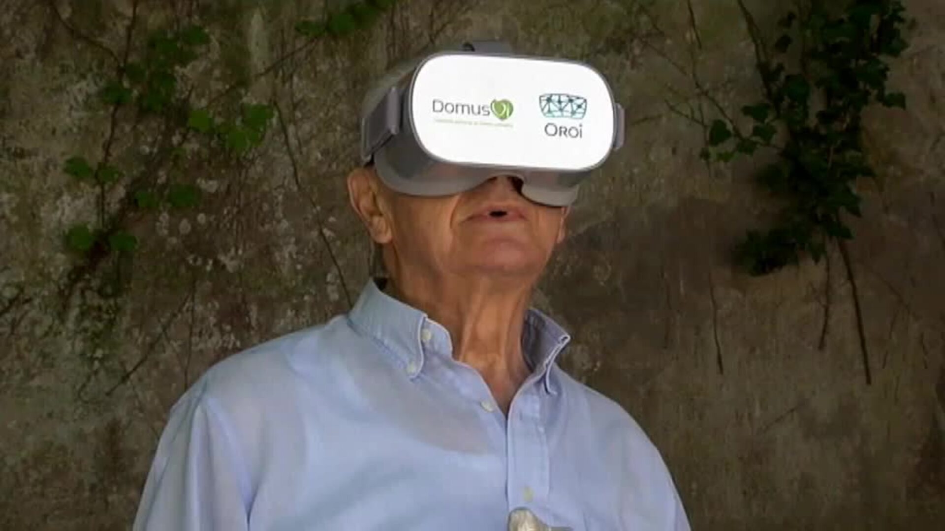 Las personas mayores confinadas en residencias siguen viajando gracias a la realidad virtual