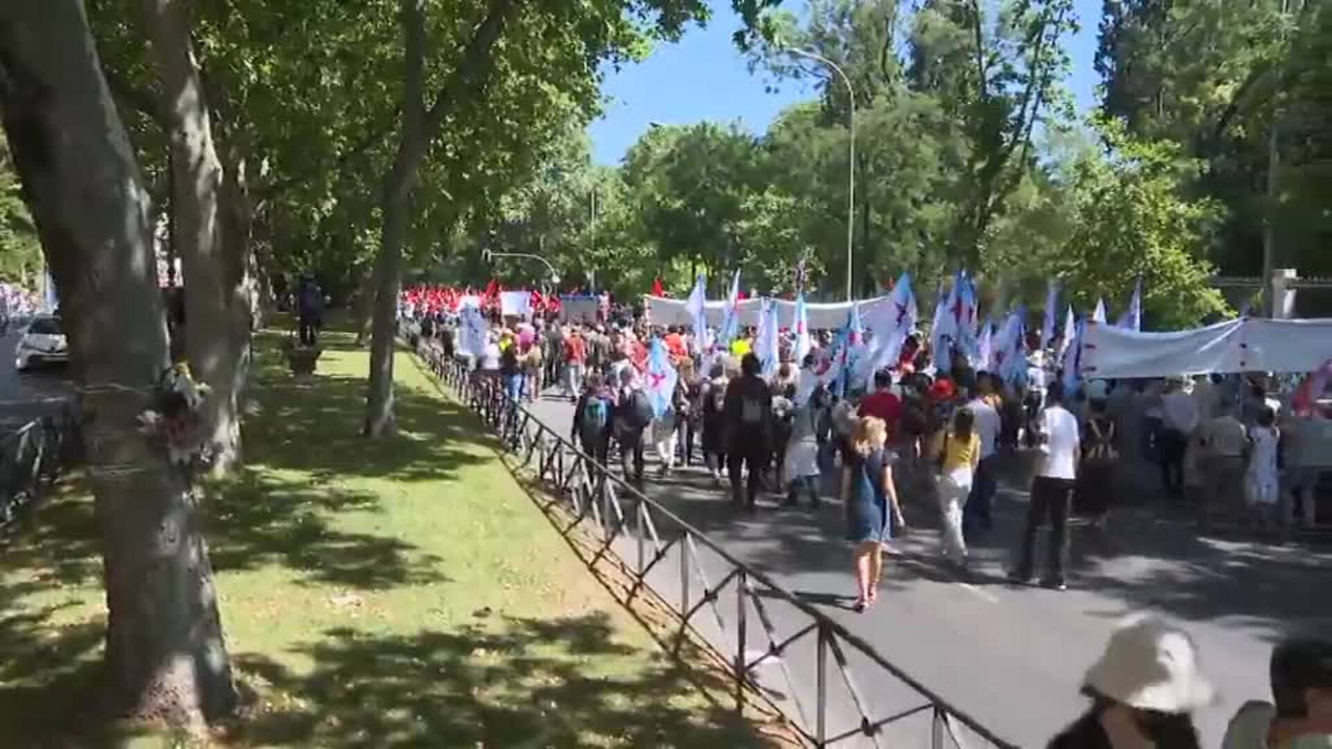 Multitudinaria protesta contra la celebración de la cumbre de la OTAN en Madrid
